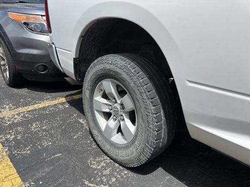 Used 2022 RAM 1500 Classic SLT AWD/4WD image 12