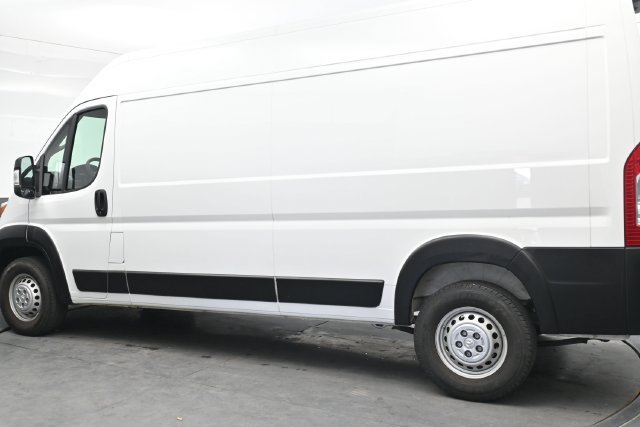 Used 2026 RAM ProMaster 2500 w/ Convenience Group FWD image 4