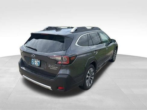 Used 2025 Subaru Outback Touring AWD/4WD image 3