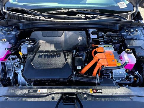 Used 2025 Hyundai Elantra Hybrid FWD image 31