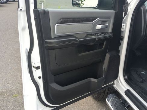 Used 2021 RAM 2500 Big Horn image 11