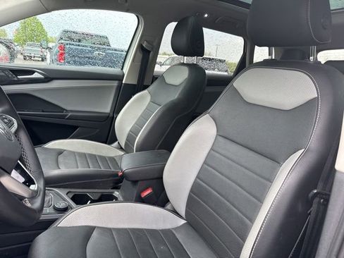 Used 2022 Volkswagen Taos SEL AWD/4WD image 5