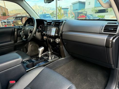 Used 2024 Toyota 4Runner TRD Off-Road Premium w/ Moonroof Package AWD/4WD image 15