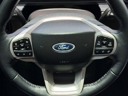 Used 2023 Ford Explorer XLT w/ Equipment Group 202A RWD image 12