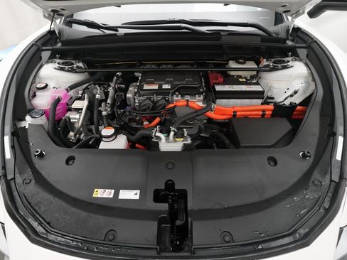 Used 2025 Lexus RZ 300e image 3