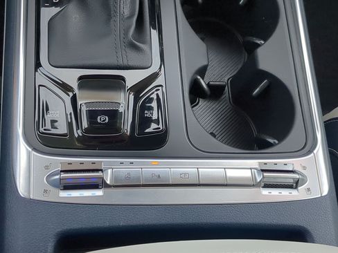 Certified 2025 Kia Carnival SX Prestige FWD image 23