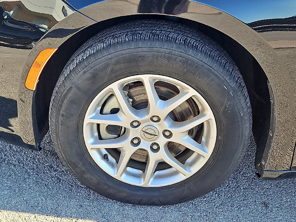 Used 2024 Chrysler Pacifica Touring-L FWD image 13