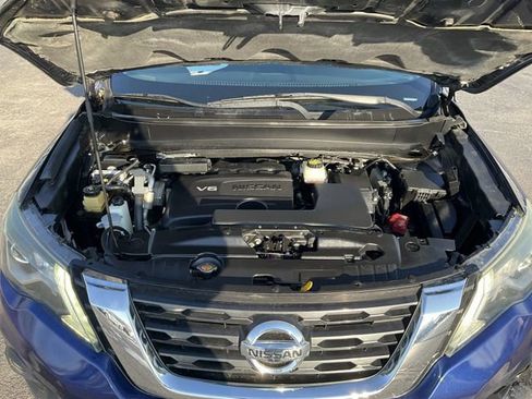 Used 2017 Nissan Pathfinder S image 34