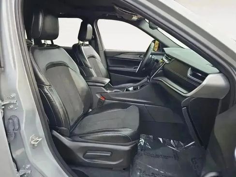 Used 2024 Jeep Grand Cherokee Altitude image 15