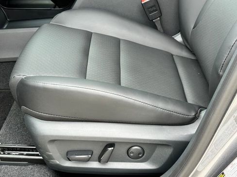 Used 2026 Nissan Rogue SV w/ SV Premium Package image 20