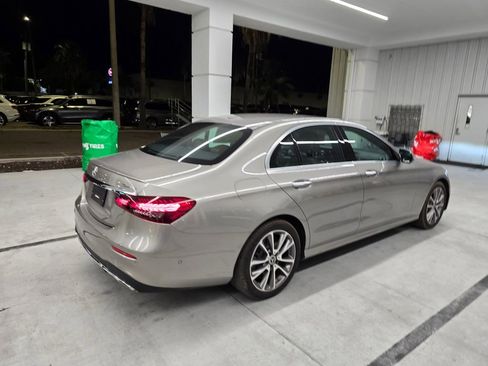 Used 2022 Mercedes-Benz E 450 4MATIC Sedan image 5