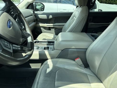 Used 2018 Ford Expedition Limited w/ Equipment Group 301A RWD image 12