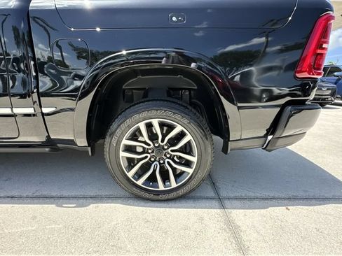 Used 2025 RAM 1500 Limited w/ Body Color Bumper Group AWD/4WD image 18