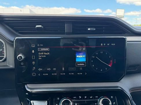 Certified 2023 GMC Sierra 1500 AT4 w/ AT4 Premium Package AWD/4WD image 3