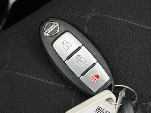 Used 2018 Nissan Kicks S image 28