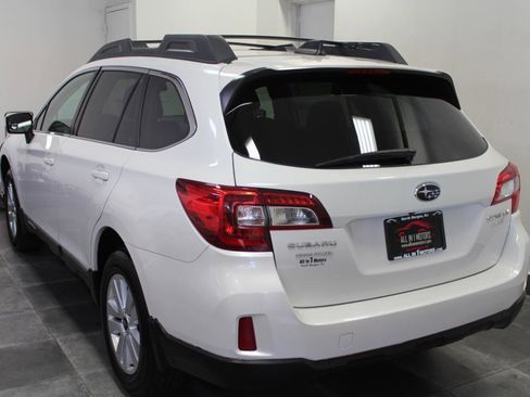 Used 2017 Subaru Outback 2.5i Premium image 4