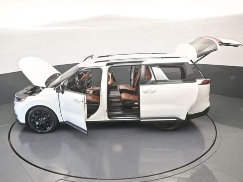 Used 2022 Kia Carnival SX image 73