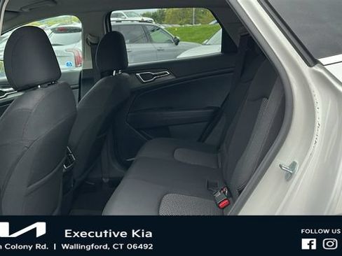 Used 2023 Kia Sportage LX AWD/4WD image 22