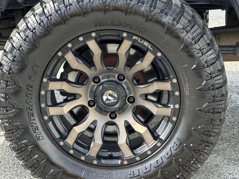 Used 2015 Toyota Tundra 1794 Edition image 24