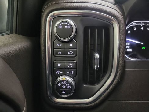 Used 2020 GMC Sierra 1500 SLT w/ SLT Premium Plus Package AWD/4WD image 26