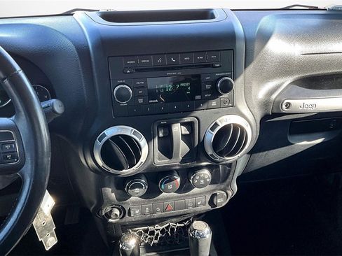 Used 2011 Jeep Wrangler Sahara image 9