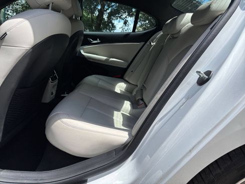 Used 2025 Genesis G70 2.5T AWD/4WD image 25