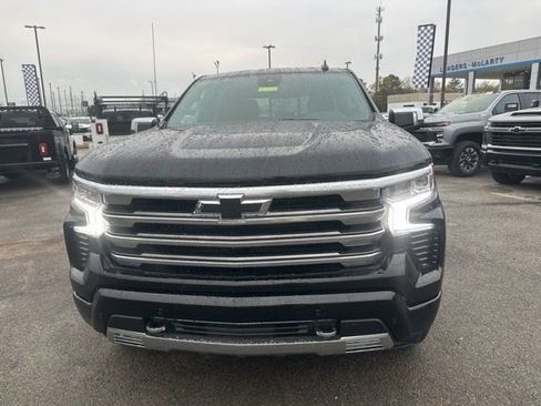 New 2026 Chevrolet Silverado 1500 High Country w/ LPO, Dark Essentials Package image 8