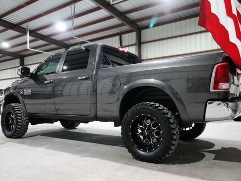 Used 2017 RAM 2500 Laramie image 8