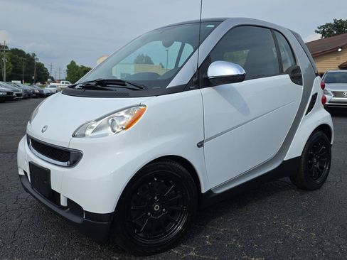 Used 2011 smart fortwo passion RWD image 1