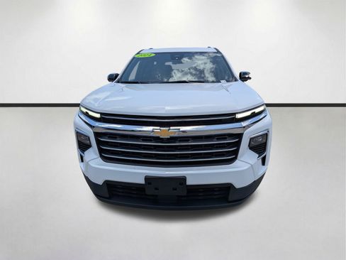 Used 2024 Chevrolet Traverse LT FWD image 9