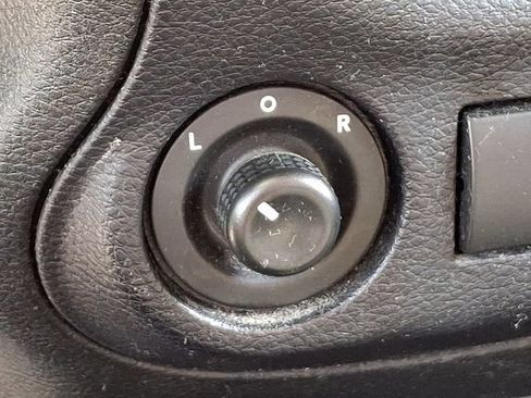 Used 2016 Jeep Wrangler Unlimited Sahara w/ Connectivity Group AWD/4WD image 14
