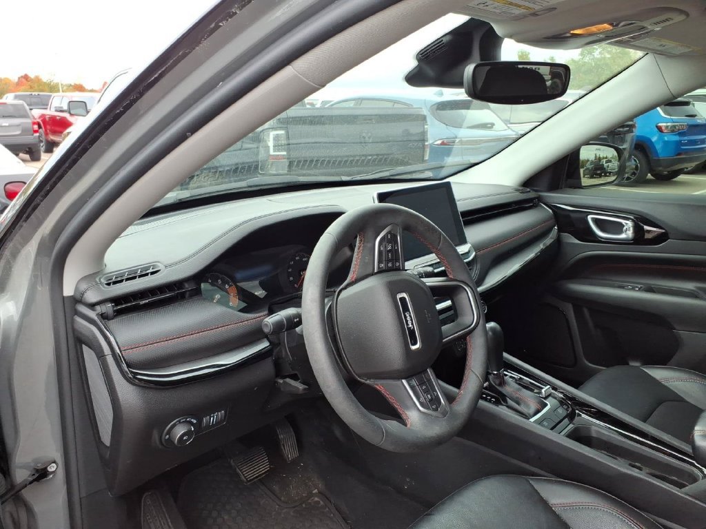 Used 2022 Jeep Compass Trailhawk AWD/4WD image 10