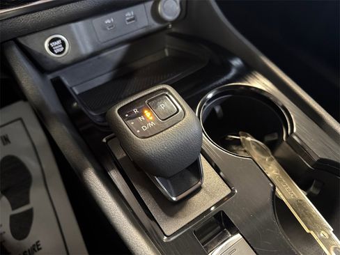 Used 2023 Nissan Rogue S image 21