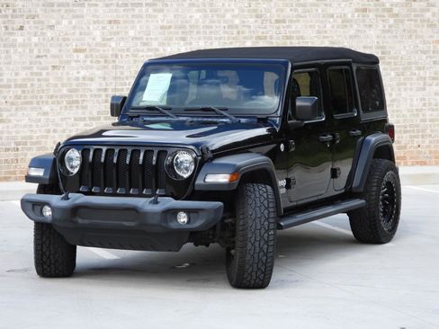 Used 2019 Jeep Wrangler Unlimited Sport S AWD/4WD image 17