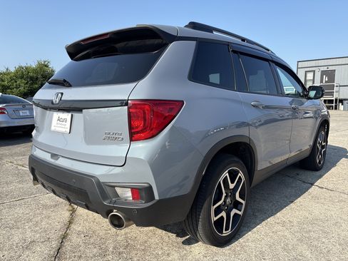 Used 2023 Honda Passport Elite image 2