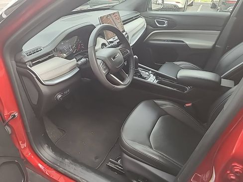 Used 2025 Jeep Compass Limited AWD/4WD image 4