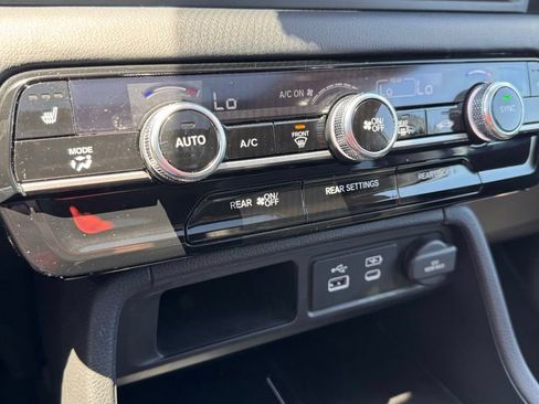 Used 2023 Honda Pilot Touring image 24