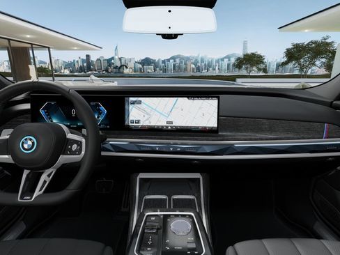 New 2026 BMW 750e xDrive AWD/4WD image 10
