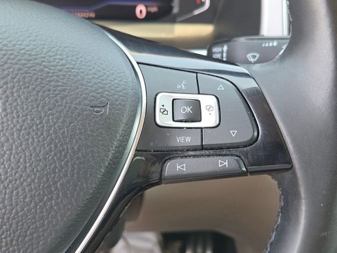 Used 2019 Volkswagen Atlas SEL R-Line AWD/4WD image 18