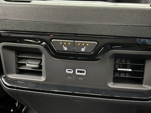 New 2026 GMC Sierra 2500 AT4 w/ AT4 Premium Plus Package AWD/4WD image 7