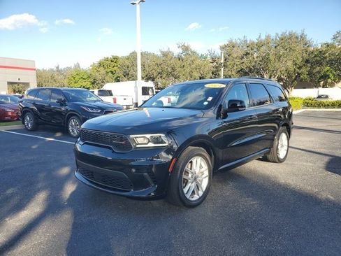 Used 2024 Dodge Durango GT image 2