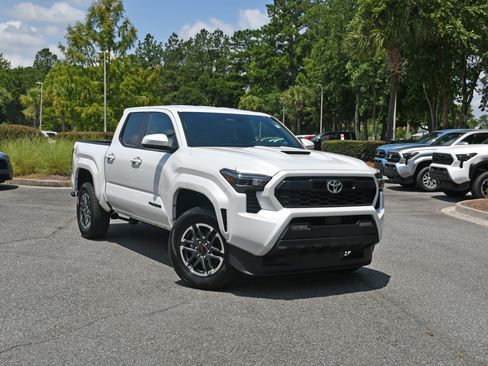 Certified 2024 Toyota Tacoma TRD Sport AWD/4WD image 6