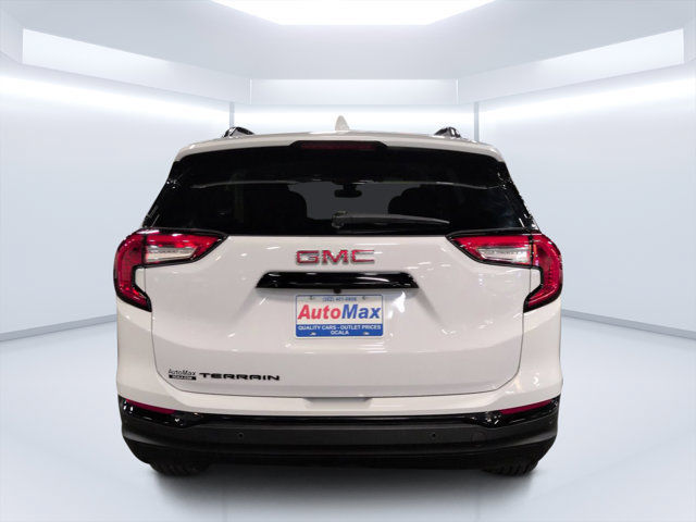 Used 2024 GMC Terrain SLE w/ Driver Convenience Package FWD image 4