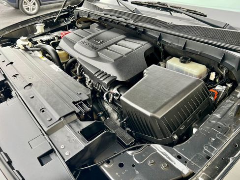 Used 2021 Nissan Titan S w/ S Utility Package image 8