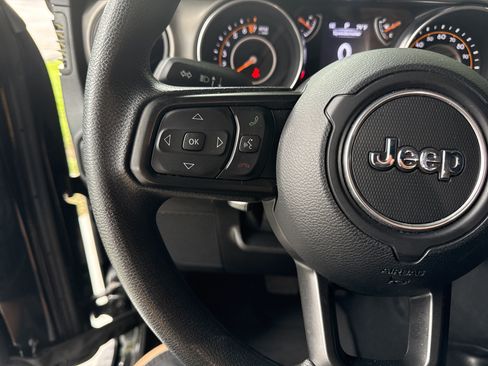 Used 2022 Jeep Wrangler Unlimited Sport AWD/4WD image 18