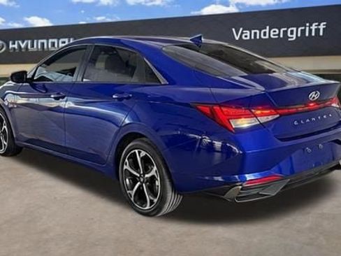 Used 2023 Hyundai Elantra Limited FWD image 2
