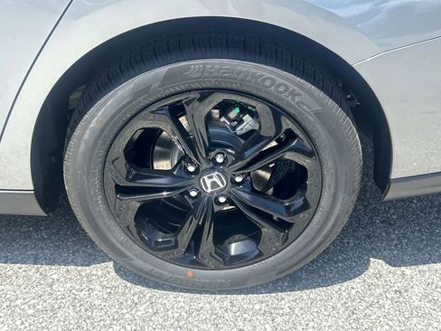 Used 2025 Honda Accord SE image 12