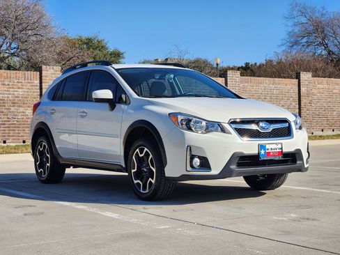 Used 2017 Subaru Crosstrek 2.0i Premium image 4