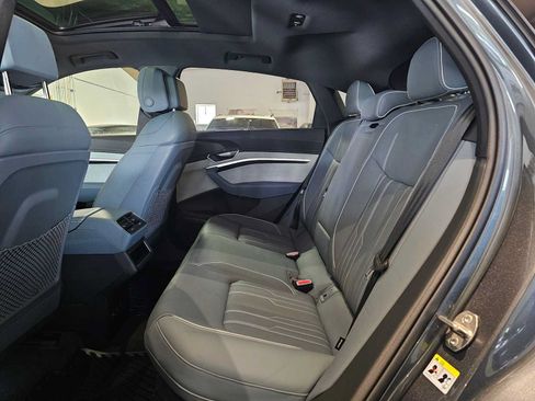Used 2023 Audi e-tron Prestige w/ Prestige Package AWD/4WD image 18