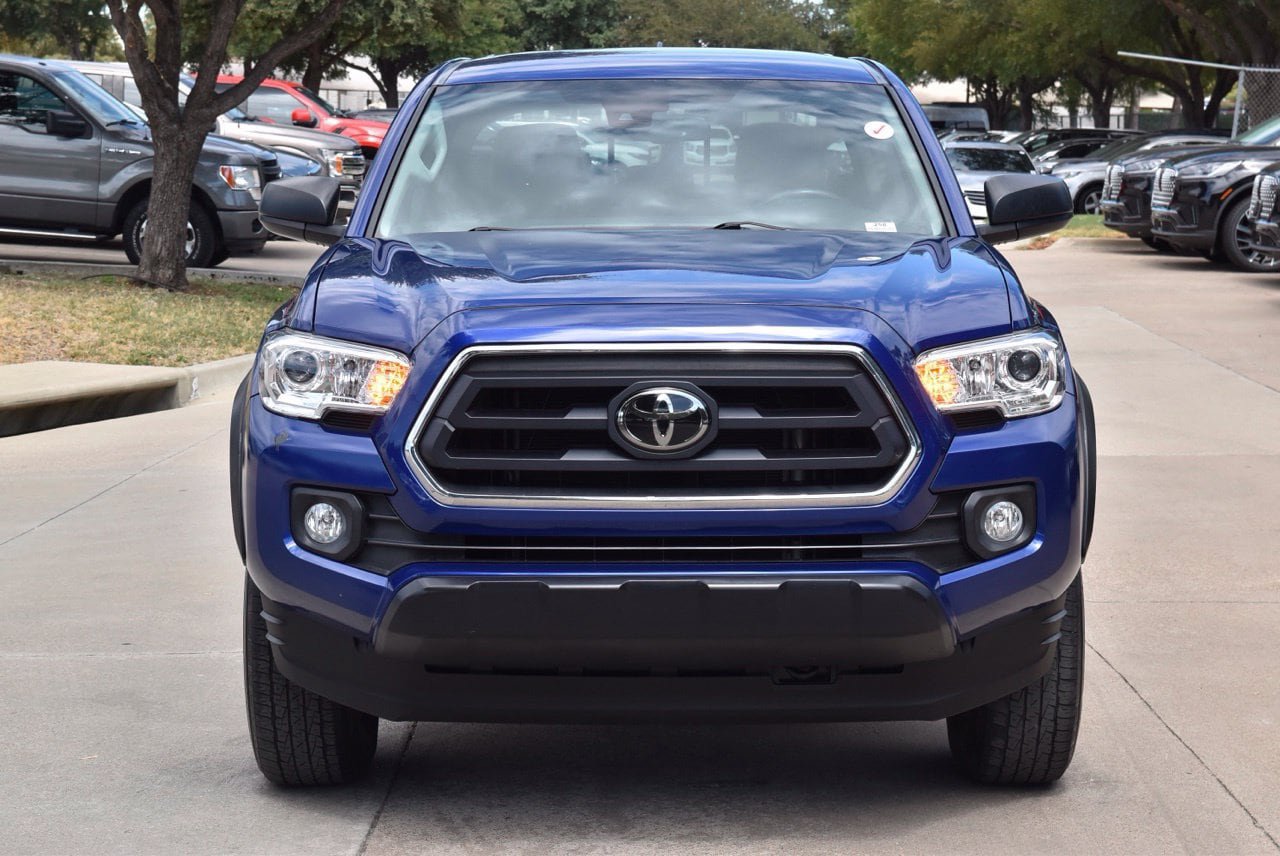 Used 2023 Toyota Tacoma SR5 RWD image 3